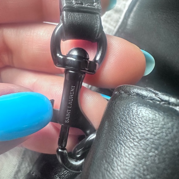 SAINT LAURENT
Loulou Toy quilted leather shoulder bag - Picture 11 of 11